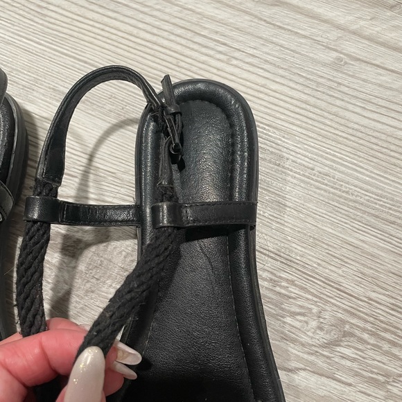 Black Knot MK sandals - Picture 5 of 10